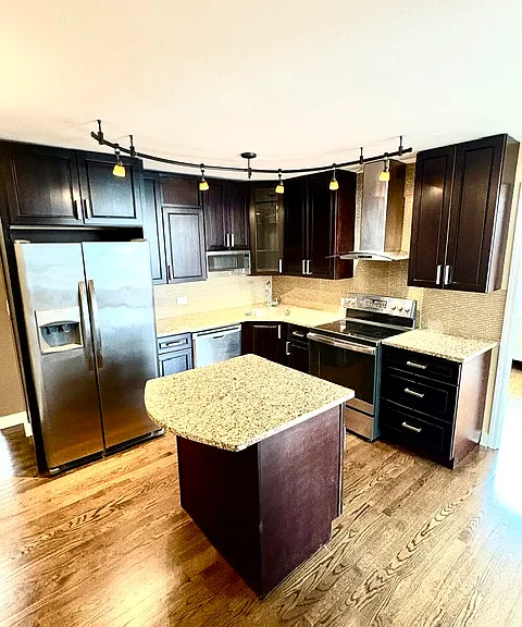 1360 N Sandburg Ter #1111 — Photo 5