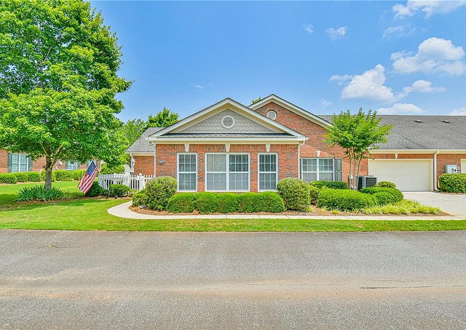 1st image of 529 Sawnee Corners Dr