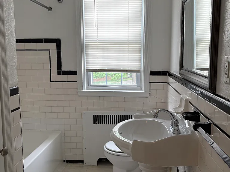 Upper level full bathroom