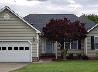 104 Wilderness Dr, Pikeville, NC 27863