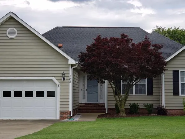 104 Wilderness Dr, Pikeville, NC 27863