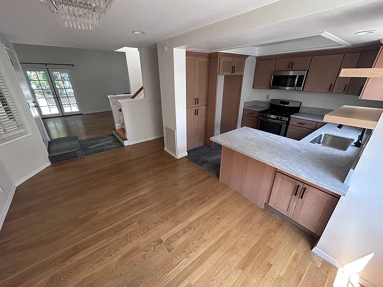821 W 15th St #3D — Photo 15