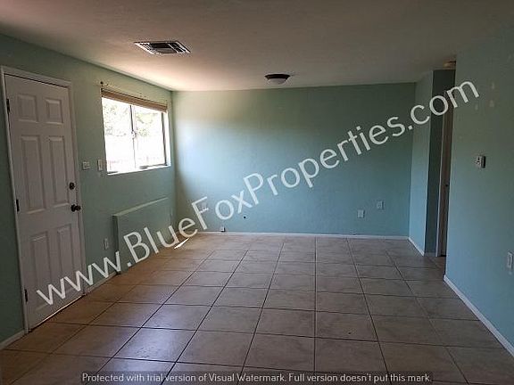 4th image of 3201 E Linden St #2