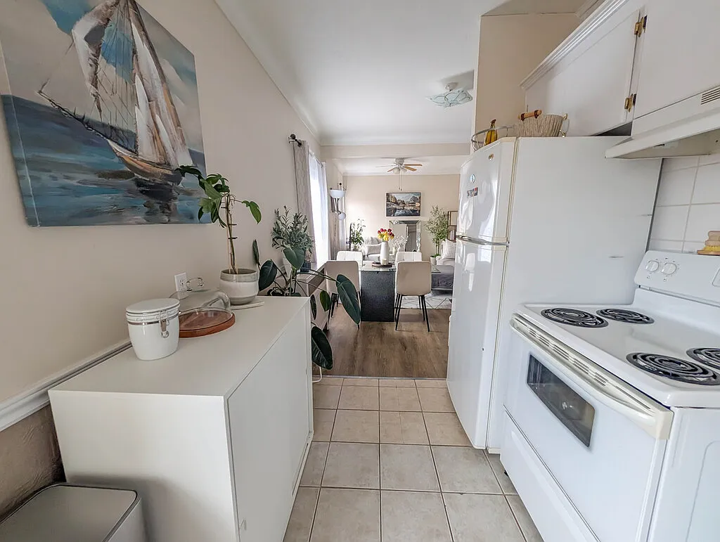 198 Burgar Street - 4 — Photo 4
