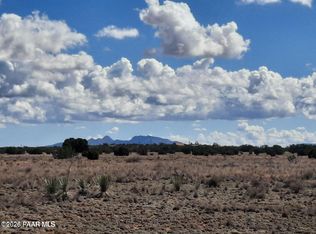53316 N Saddle Rock Dr, Seligman, AZ 86337