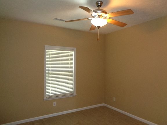 5th image of 3729 Henricks Hill Dr