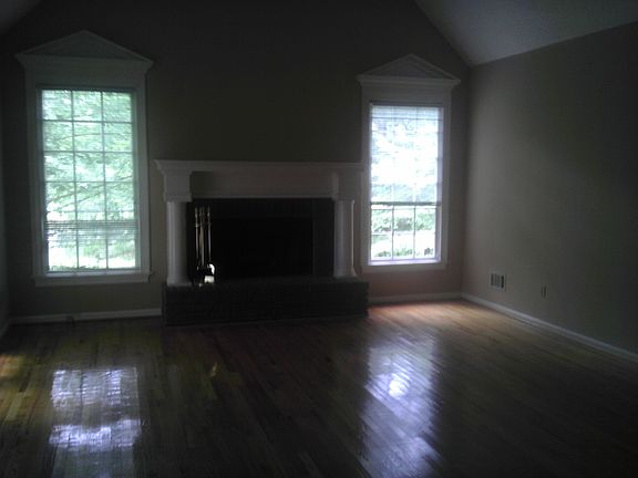 2nd image of 3413 Kenilworth Ct