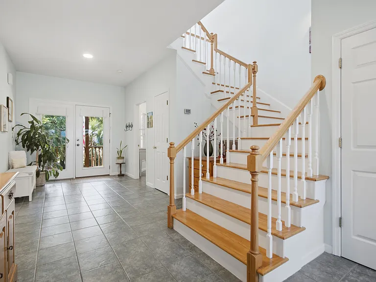 302 E Huron Ave — Photo 15