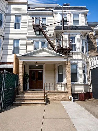 155 Bowers St #2F Photo 1