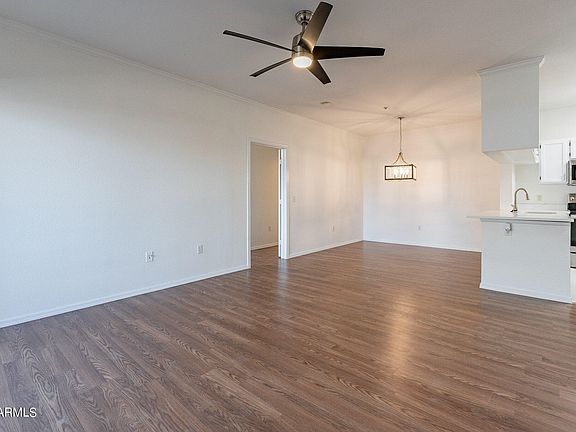 4th image of 5401 E VAN BUREN Street #1095