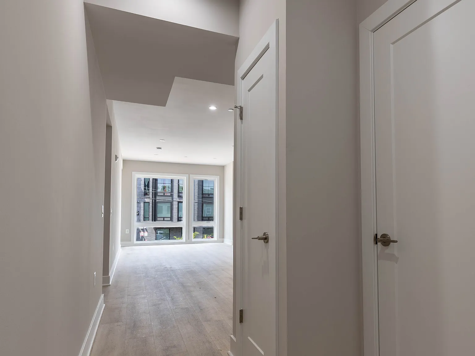 2 bed, 625 sqft, $2,599 — Photo 4