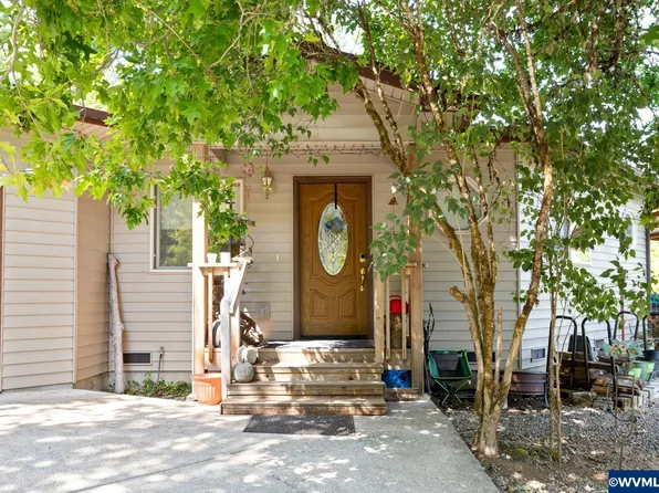 24316 Queen Anne Dr, Philomath, OR 97370