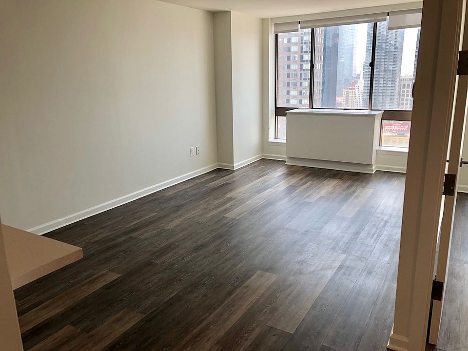 1st image of 520 W 43rd St APT 30H