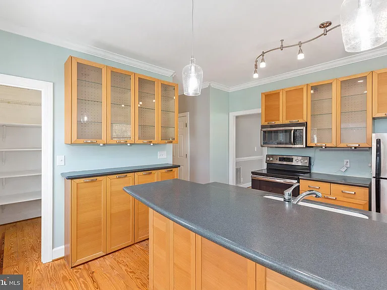 1445 Heatherstone Dr — Photo 13