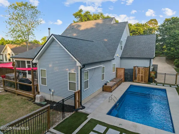 708 Cordgrass Road, Hampstead, NC 28443