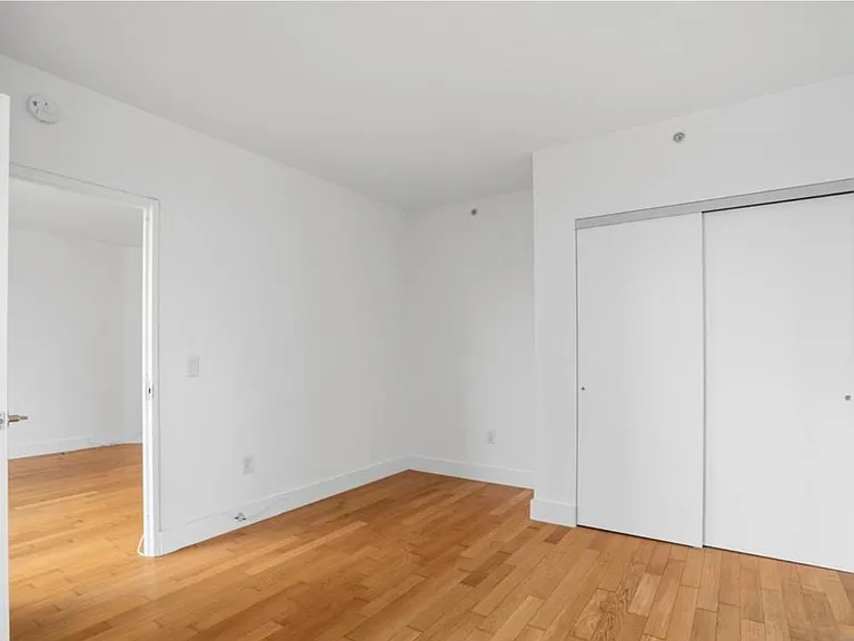 77 Hudson St #2002 — Photo 15