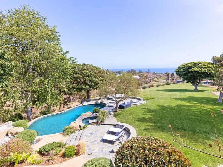 The perfect space for family to stretch their mind and relax poolside, overlooking the Pacific Ocean views.
