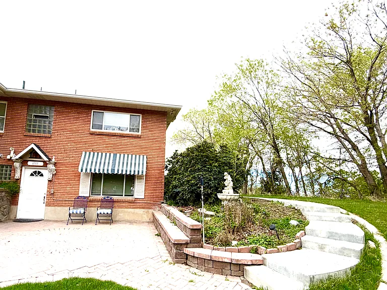 1177 E 500 N #B — Photo 1
