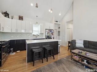 1547 W Wabansia Ave #CH, Chicago, IL 60642
