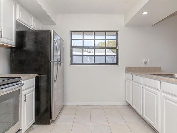 5th image of 1057 Windbrook Dr