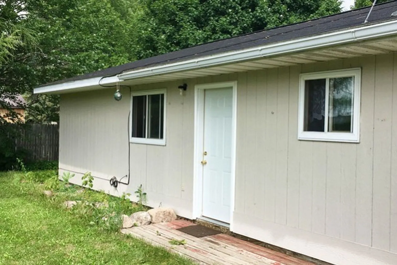 209 E Wood Ave — Photo 1