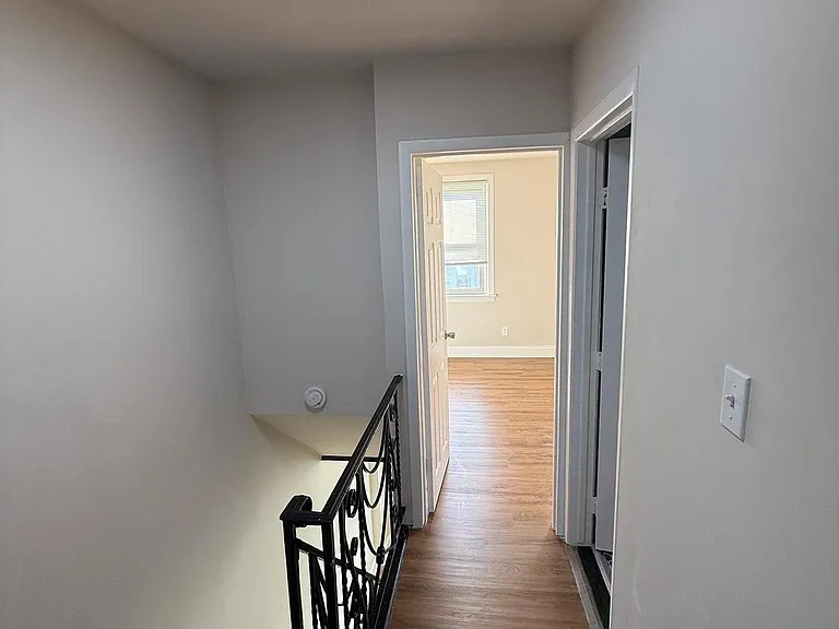 4427 Vista St — Photo 9
