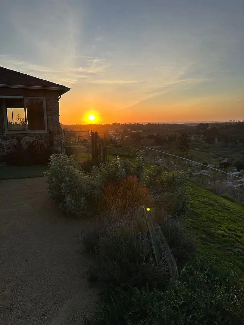 2 bedroom/1 bath house, Available Now! — Photo 1