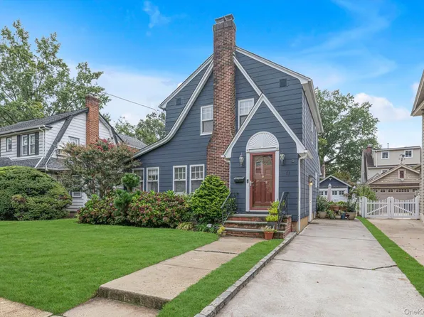 91 Geranium Avenue, Floral Park, NY 11001