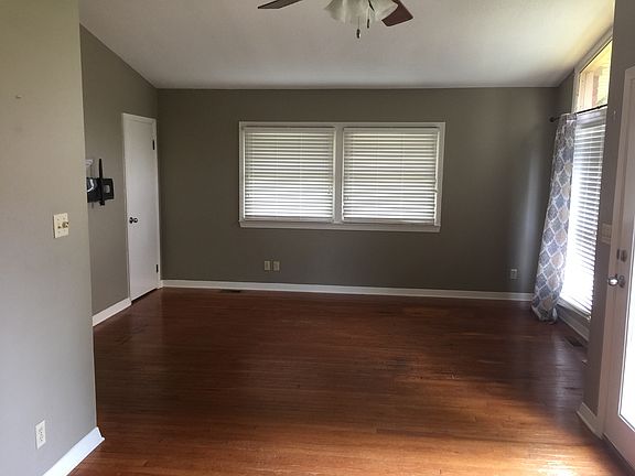 2nd image of 219 Wedgewood Dr