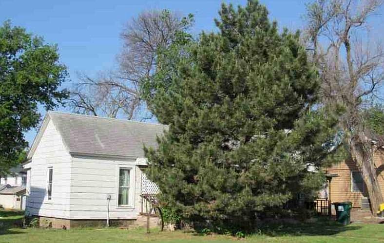 2nd image of 310 W 3rd St