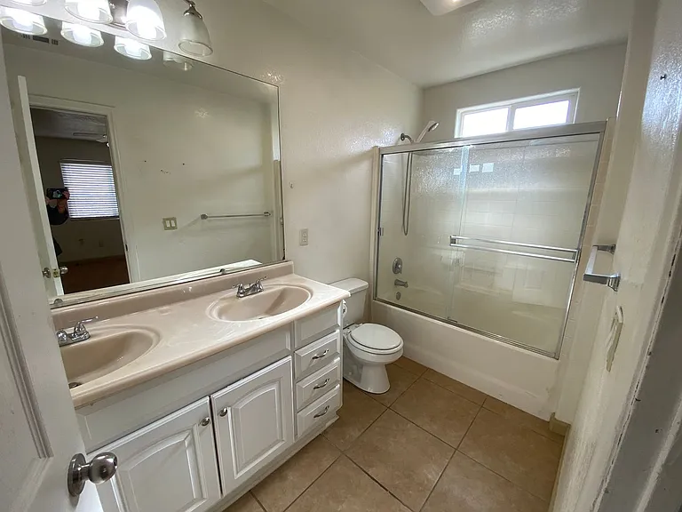 13632 Nassau Dr — Photo 9