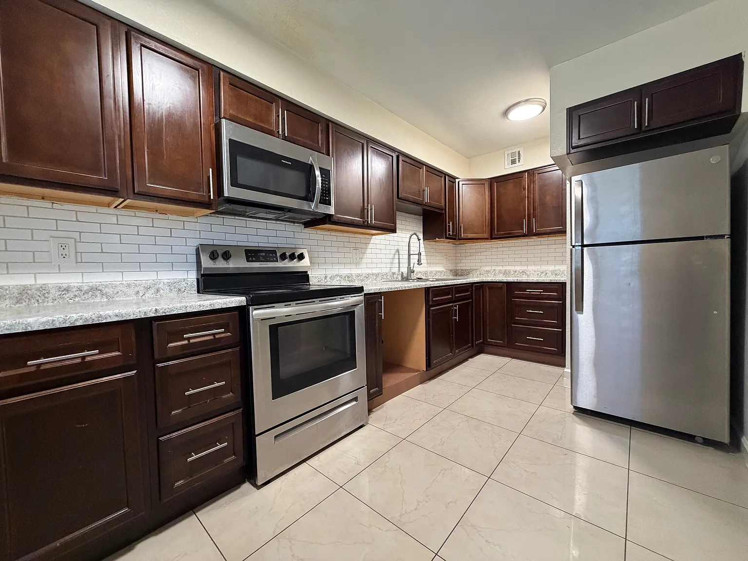 2 bed, $1,250 — Photo 2