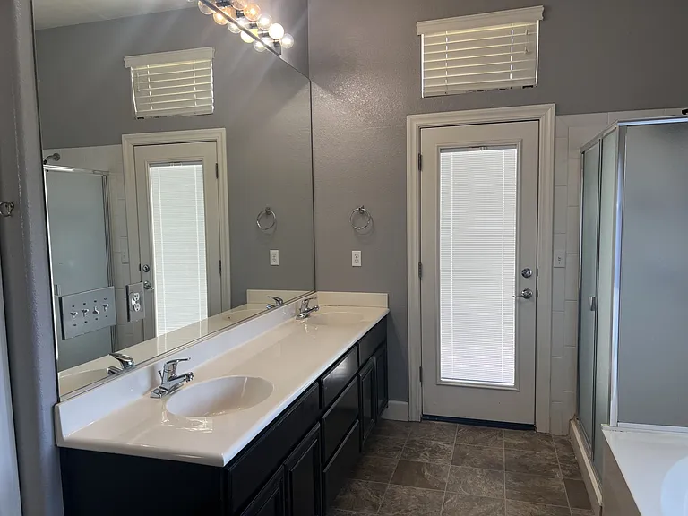 3200 Allan Adale Dr — Photo 8