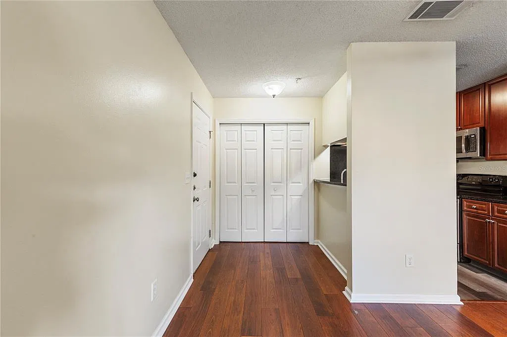 1 bed, 1.0 bath, 665 sqft, $1,450 — Photo 2