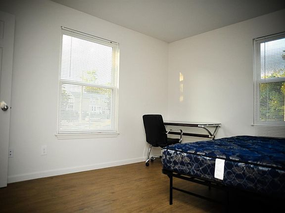 5th image of 818 Oakland Ave