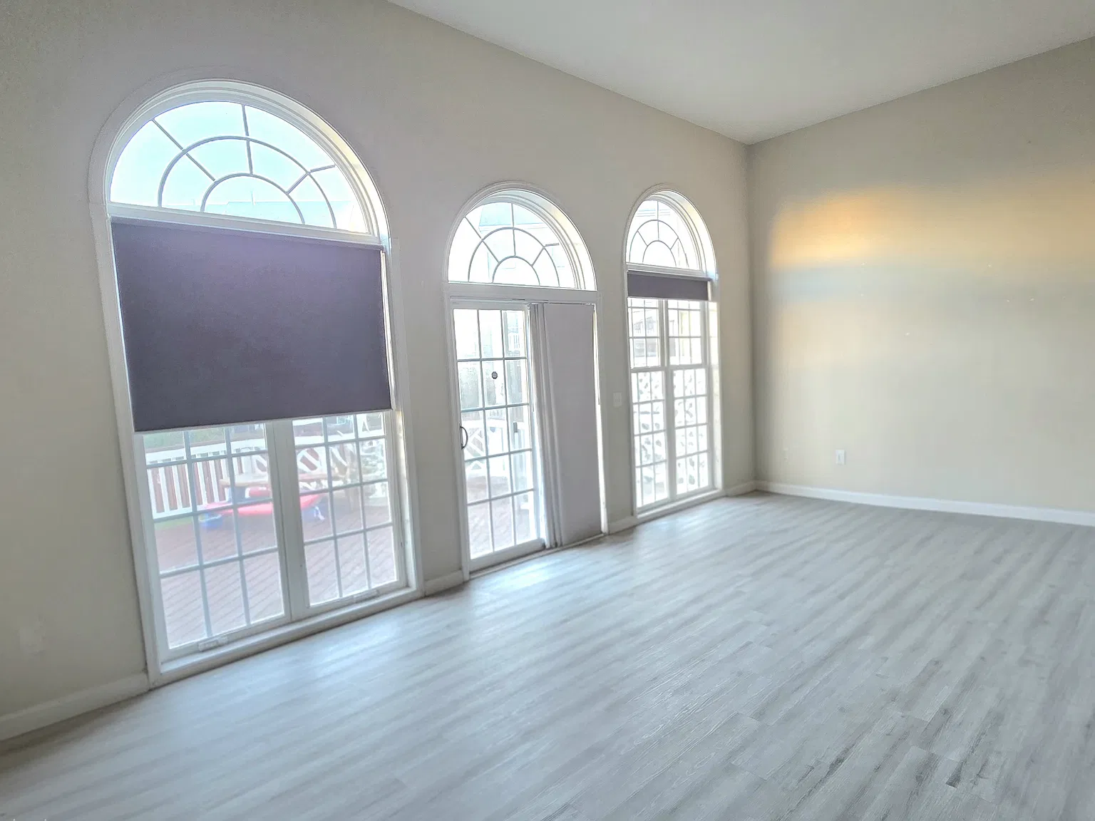 3 bed, 2316 sqft, $3,300 — Photo 4