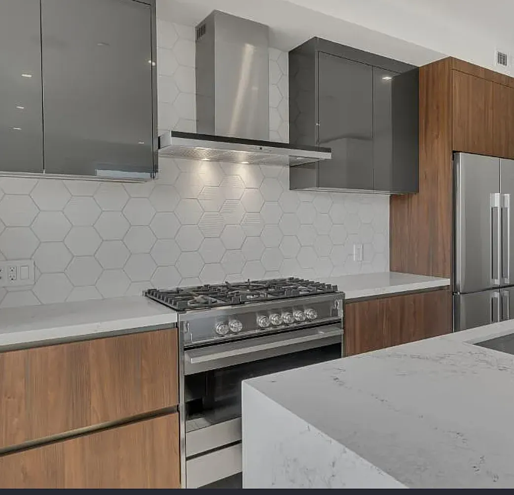 3 bed, 3.5 bath, 1600 sqft, $10,000 — Photo 2