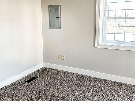 5th image of 420 West St
