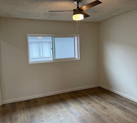 4th image of 1226-1226 E Borchard Ave #7