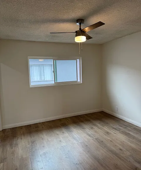 1226-1226 E Borchard Ave #7 — Photo 4