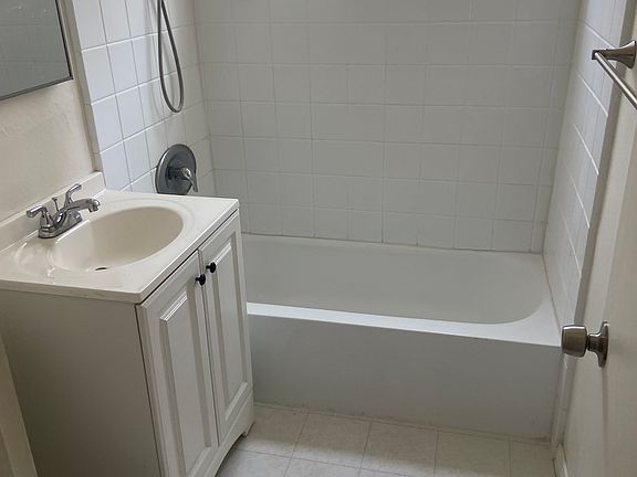 4th image of 4535 51st St