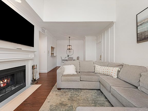 4th image of 4034 Rawlins St APT 101