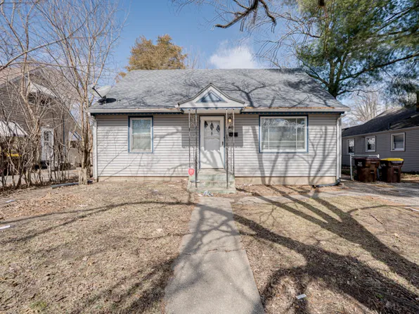 2907 Garfield Dr, Rockford, IL 61101