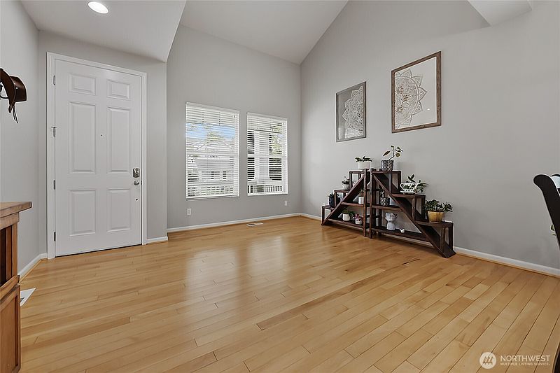 4th image of 2729 85th Avenue NE