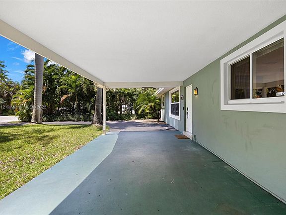 5th image of 1761 SW 32nd Ct