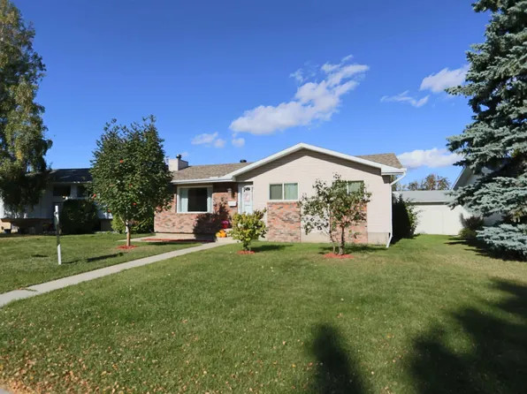 3 Dorchester Rd, Spruce Grove, AB T7X 2B2