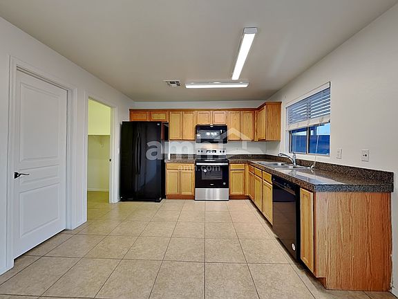 3rd image of 33335 N Hidden Canyon Dr