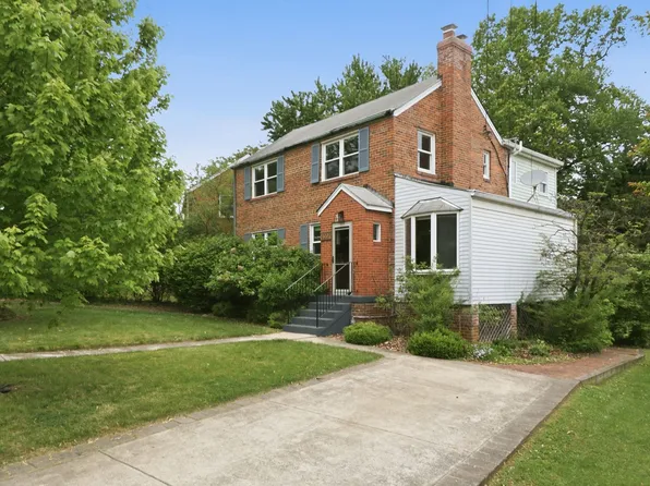 8007 Wildwood Dr, Takoma Park, MD 20912