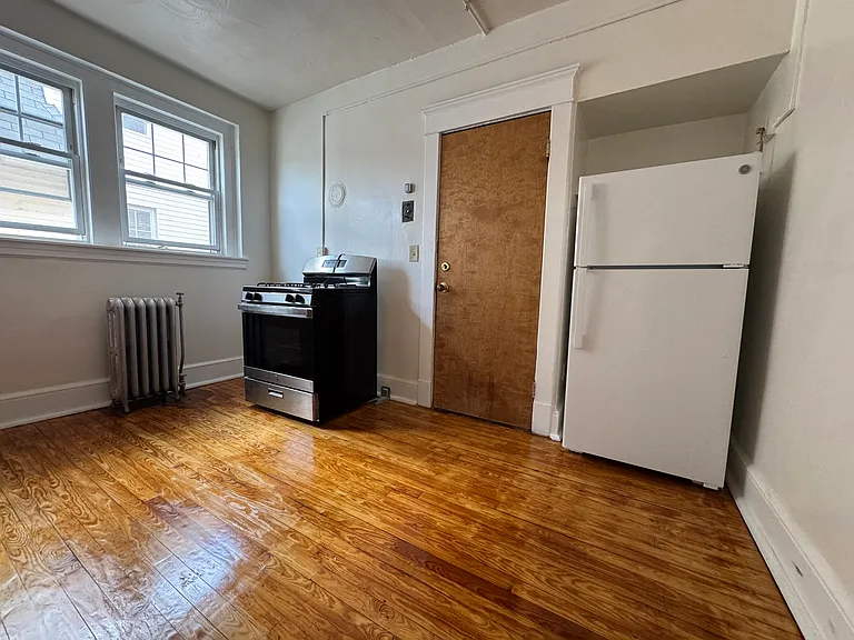 182 Elm St #B2 — Photo 3