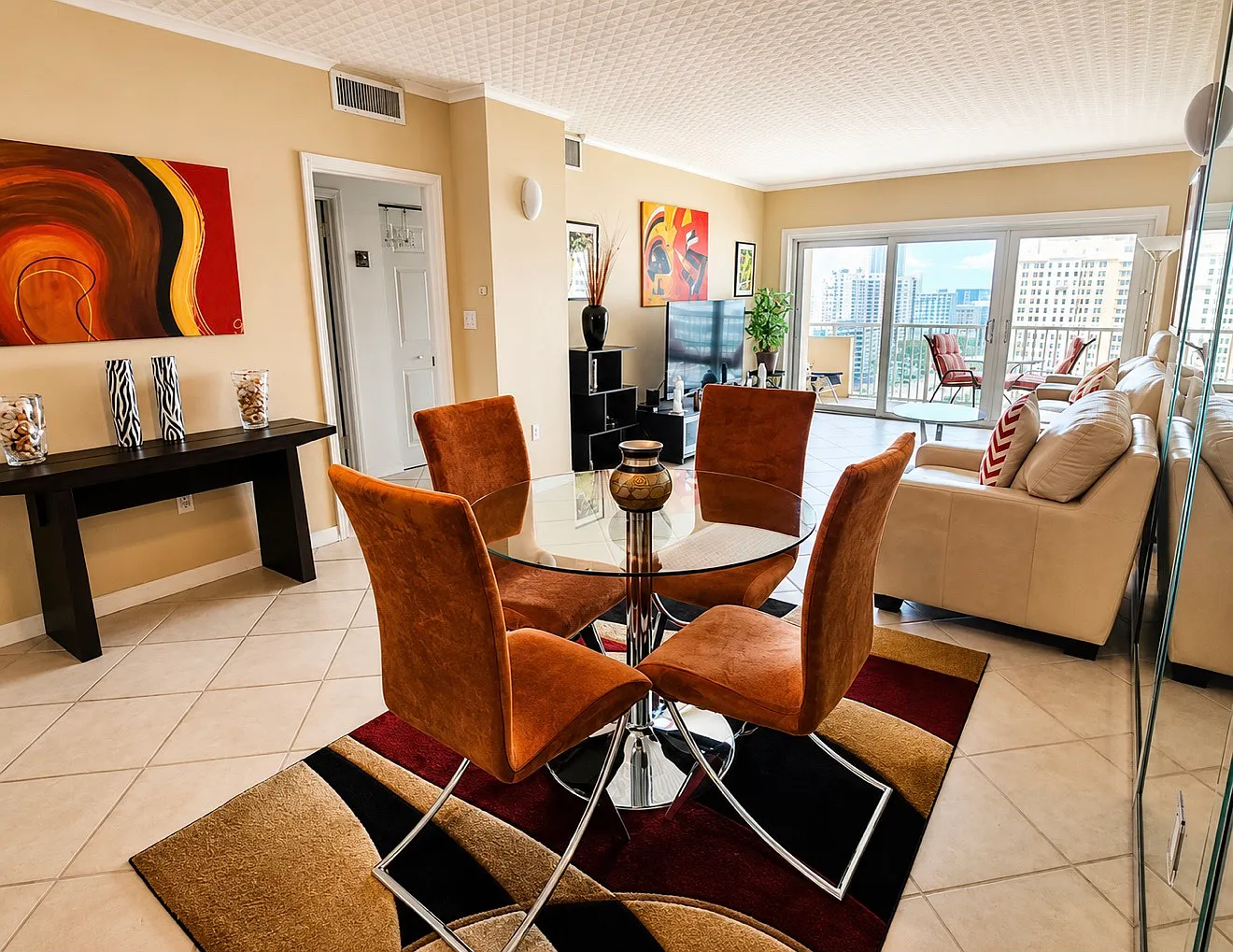 1 bed, 870 sqft, $2,450 — Photo 2